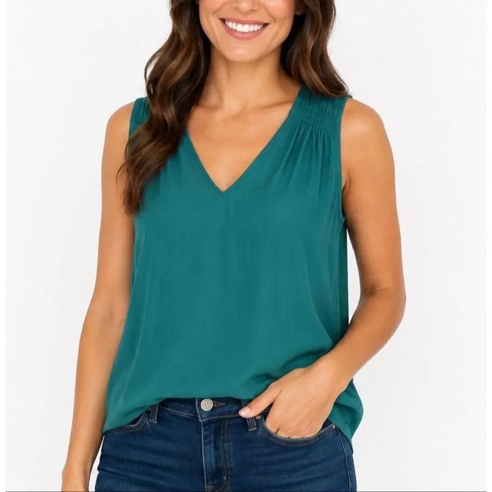 Rachel Roy emerald green satin vneck tank size M